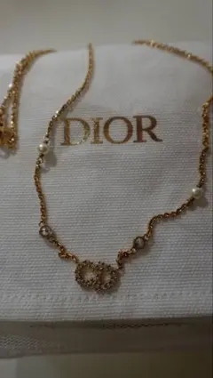 Dior ゴールドネックレス パール付き