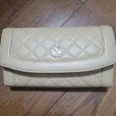 ベージュ キルティング 長財布Pinky&Dianne