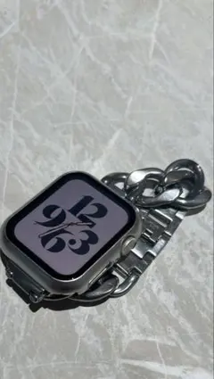 バッテリー98%Apple Watch SE 第二世代 本体＋チェーンバンド付き