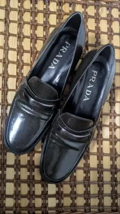 2026年最新】prada ローファーの人気アイテム - メルカリ