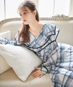 【新品タグ付き】ウエストリボン付きビックカラーチェックプリーツワンピース　トッコ