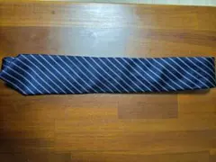 シルクネクタイ　ネイビー　ストライプ　ヒルトン　絹100