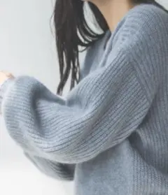 【COHINA】ラクーンクルーネックニットプルオーバー　ブルーラメ