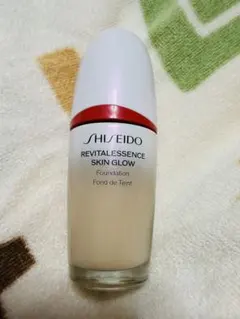 SHISEIDO エッセンス スキングロウ ファンデーション 160