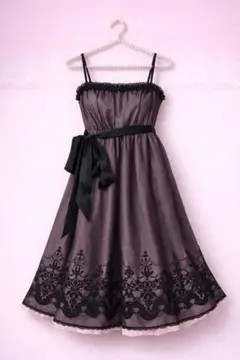 黒シフォン裏地ピンクベージュ　フロッキープリントワンピース　ドレス結婚式