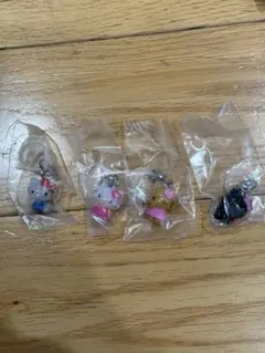 ハローキティ めじるしアクセサリー 4種セット