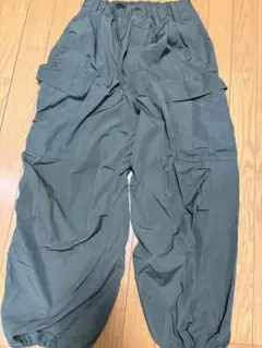 ダークグリーン カーゴパンツ