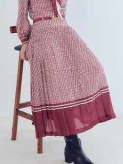 クラシカルパターンプリーツスカート