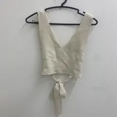 GU ニットビスチェ