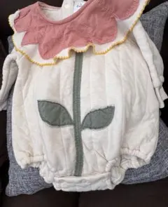 花デザインのロンパース 80サイズ