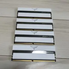 TEAM XTREEM DDR4 3200 8GB×4枚　32GBのサムネイル