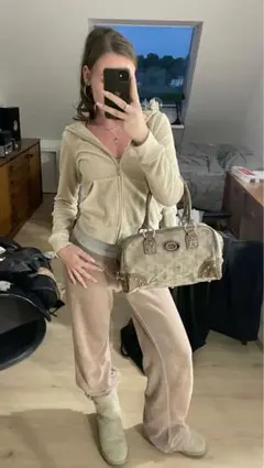 Juicy Couture カーキベージュのサムネイル