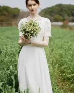 ホワイトウェディングドレス パフスリーブ
