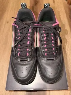 Nike Air Force 1 ブラック/ピンク