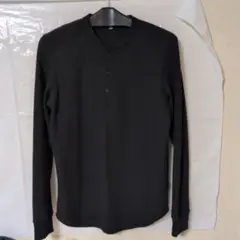 ブラック ヘンリーネック 長袖カットソー