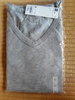 未使用✴️GU✴️カラーVネックT 半袖 グレー Mサイズのサムネイル