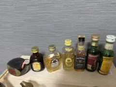 古酒 希少 ミニチュアボトル おまとめ クラウンロイヤル ウィスキー 計22本 古酒 希少 ミニチュアボトル おまとめ クラウンロイヤル ウィスキー 計