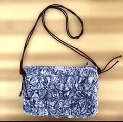 【美品】紫 プリント サコッシュ ハンドバッグ ミニショルダーバック
