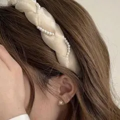 カチューシャ　シフォン　パール　髪飾り　卒業式　成人式　パールカチューシャ