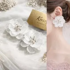 ガラス風ツバキ　大ぶり　お花　ピアス　イヤリング　ブライダル　卒園式　卒業式