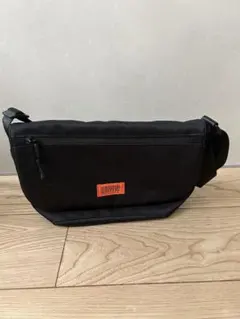 ユニバーサルオーバーオール ショルダーバッグ 黒