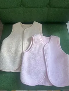 UNIQLOベビーベスト フリース2枚セット✨