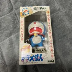 フルフェイス　ゆらゆら首ふりマスコット　ドラえもん　のろいのカメラ