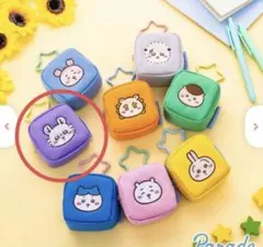 【新品・未開封】ちいかわ カラビナつき刺繍スクエアミニポーチ　モモンガ