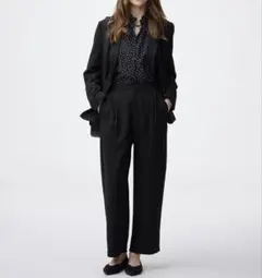 GU ✴︎ テーラードジャケット＆テーパードアンクルパンツ　セットアップ