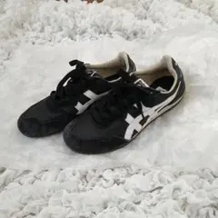 Onitsuka Tiger　ブラック スニーカー　23.5cm