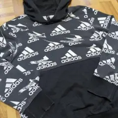 adidas 総柄ロゴ プルオーバーパーカー ブラック