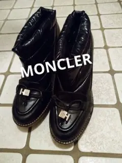 最終お値下げ！極美品！MONCLER ダウンレザーショートブーツのサムネイル