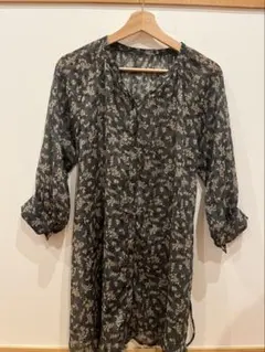 花柄シースルー五分袖シャツ