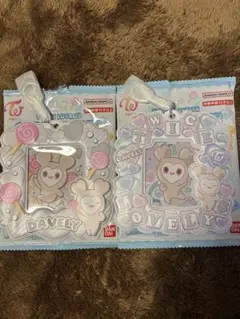 TWICE DAVELLY カードホルダー 2種