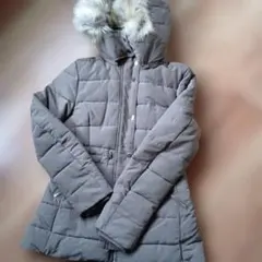 (ZARA)ファー付き カーキダウンジャケット