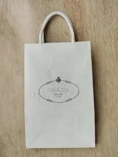PRADA ホワイト 紙袋