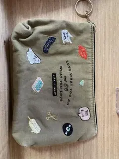 刺繍デザインオリーブグリーンポーチ