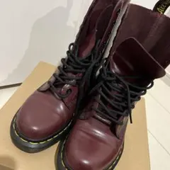 Dr. Martens 1490 10 ホール　チェリー