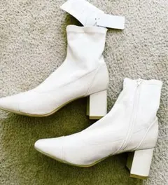 しまむら　コラボ商品　ショートブーツ　スエード風　エナメル風