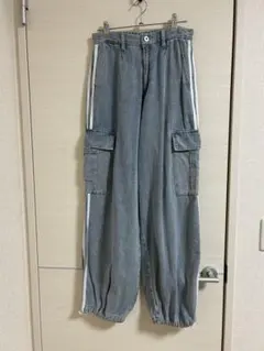 デニムパンツ　サイドストライプ付きのサムネイル