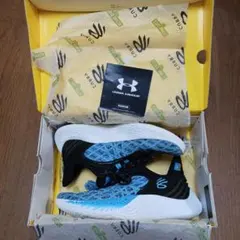 23.5 UNDER ARMOUR CURRY 9 セサミストリート