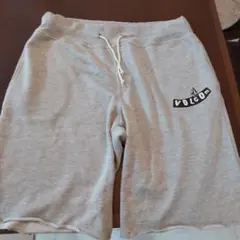 VOLCOM グレー ショートパンツ