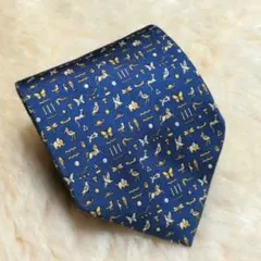 サルヴァトーレフェラガモ　イタリア製　シルク　ネイビー　動物柄