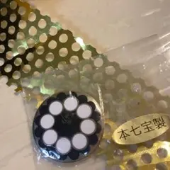 本七宝製黒と白の花形アクセサリーパーツ 直径約3cm