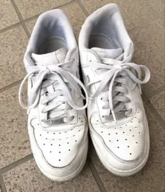 NIKE AIR FORCE 1 ホワイト スニーカー