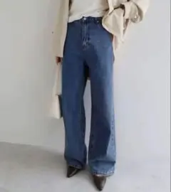 【美品】evernavy ミドルウォッシュ カーブデニムパンツ Mサイズのサムネイル