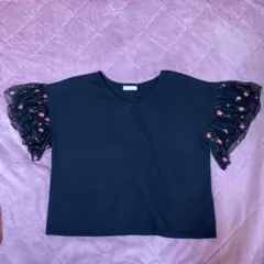 earth music&ecology ブラック フリル袖 Tシャツ