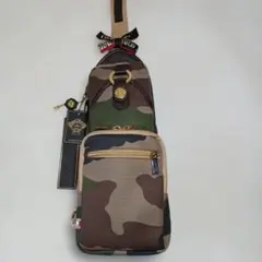 【美品】オロビアンコ ボディバッグ 迷彩ナイロン レザーコンビ　 ゴールド金具