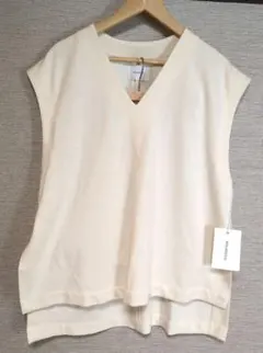 【未使用】MIDIUMSOLID Vネック ノースリーブ