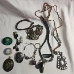 カメオ、革ブレスレット、ネックレス、ブレス、ブローチ、合計12点